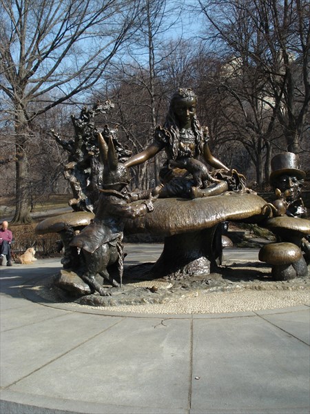 268-Памятник Алисе в Стране Чудес